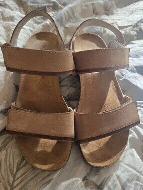 Naot Women’s Brown Two-Strap Comfort Sandals 7